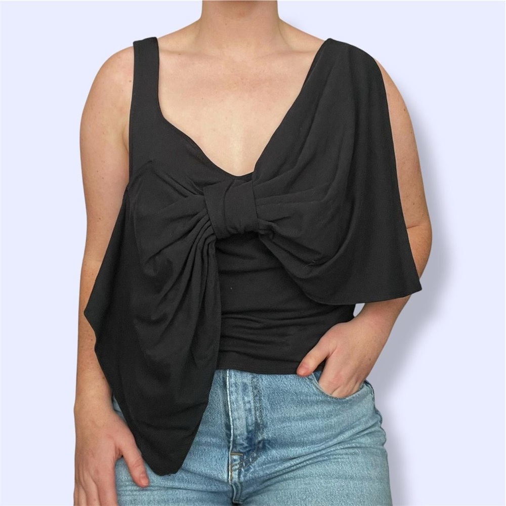 Free people, big bow, black tank top